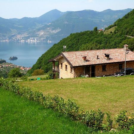 Cozy Chalet At Marone Lake Lombardy With Pool Kültér fotó