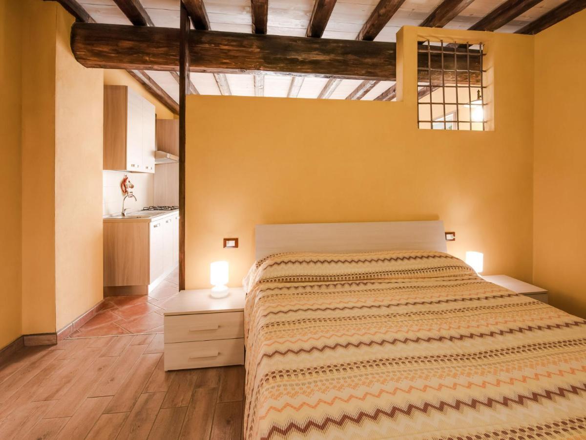 Cozy Chalet At Marone Lake Lombardy With Pool Kültér fotó