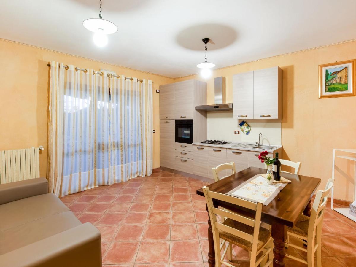 Cozy Chalet At Marone Lake Lombardy With Pool Kültér fotó