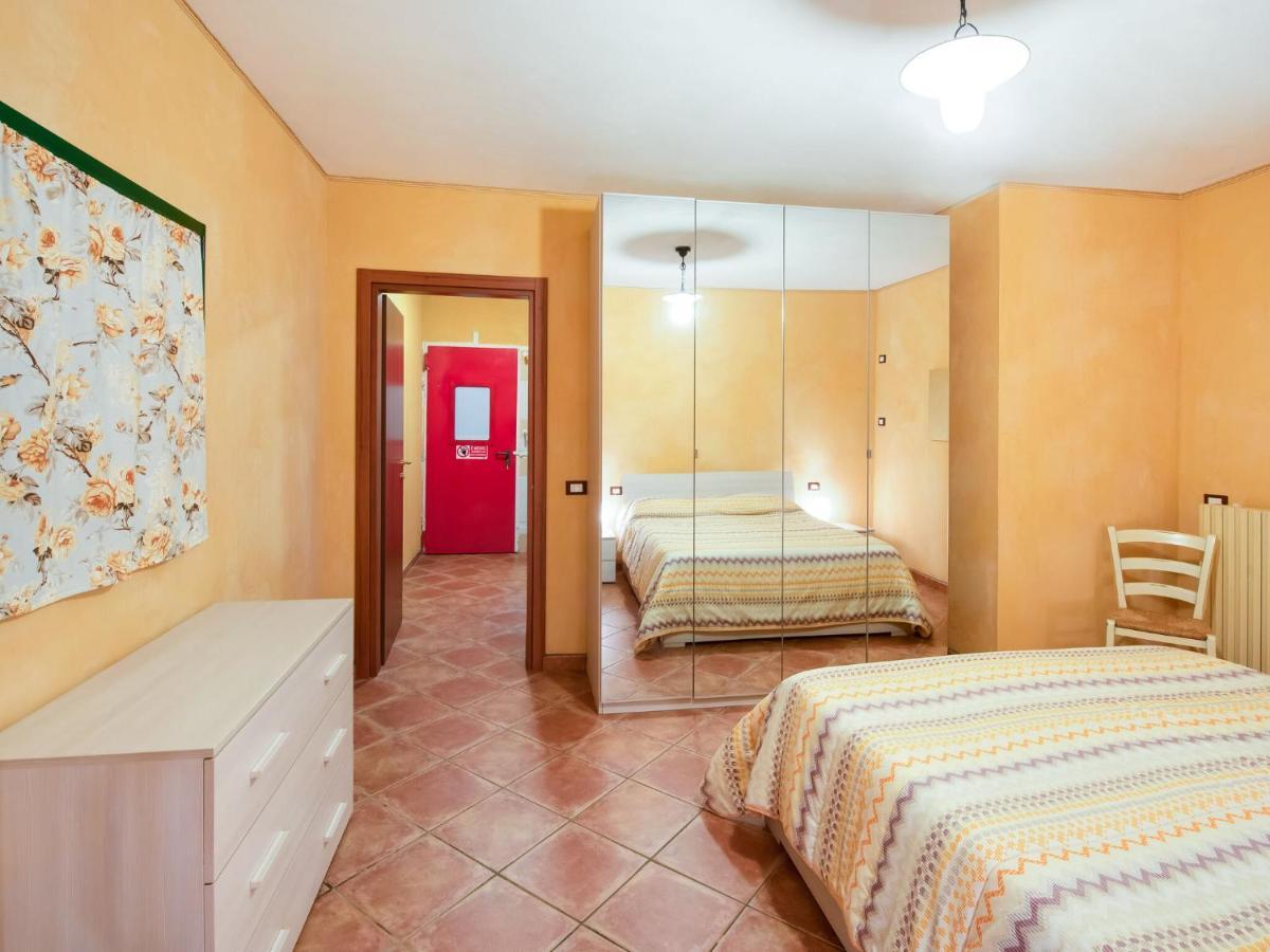 Cozy Chalet At Marone Lake Lombardy With Pool Kültér fotó