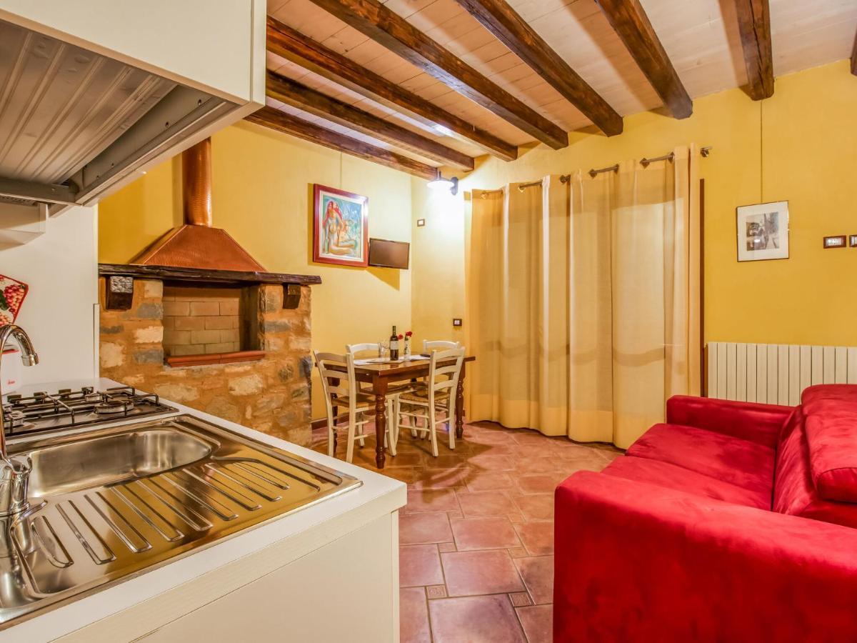Cozy Chalet At Marone Lake Lombardy With Pool Kültér fotó