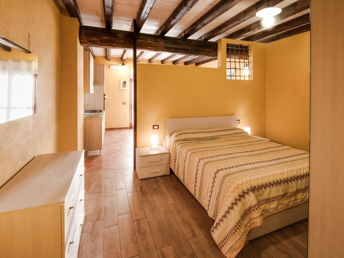 Cozy Chalet At Marone Lake Lombardy With Pool Kültér fotó