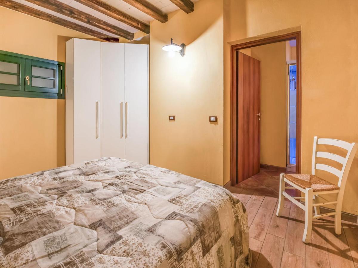 Cozy Chalet At Marone Lake Lombardy With Pool Kültér fotó