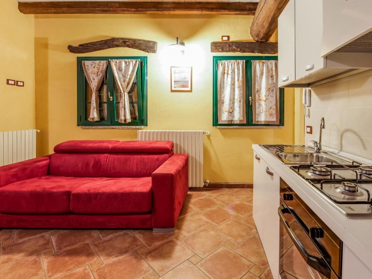 Cozy Chalet At Marone Lake Lombardy With Pool Kültér fotó