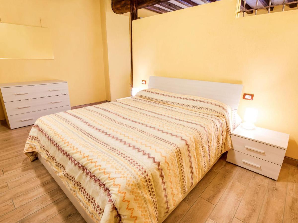 Cozy Chalet At Marone Lake Lombardy With Pool Kültér fotó