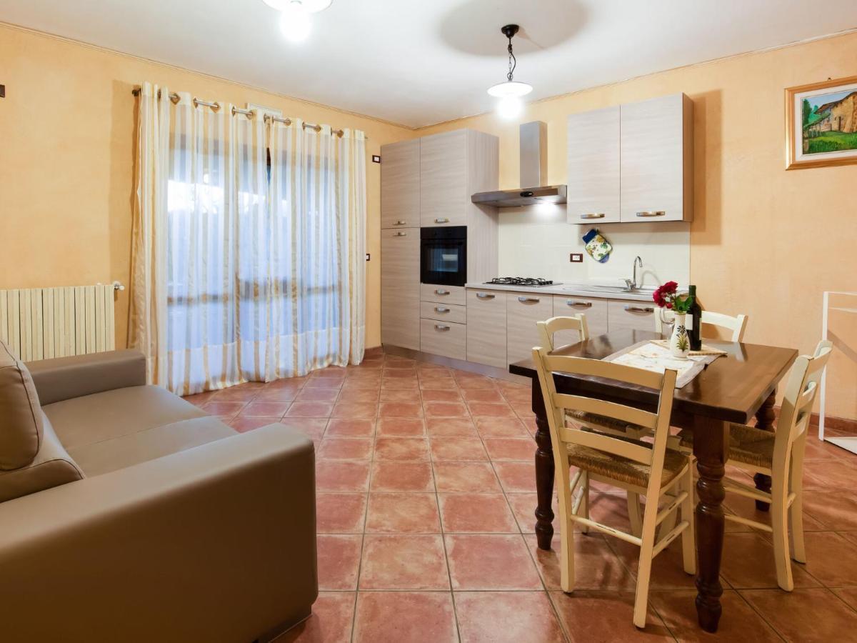 Cozy Chalet At Marone Lake Lombardy With Pool Kültér fotó